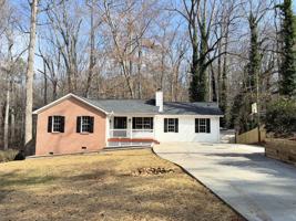 featured image of 115 E Greenwood Dr