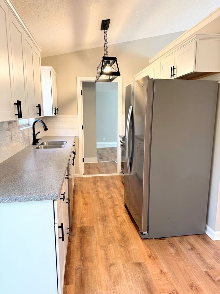 115 E Greenwood Dr - Photo 7 of 19