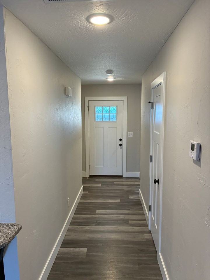 1908 S 18th Ave #A - Photo 3 of 13