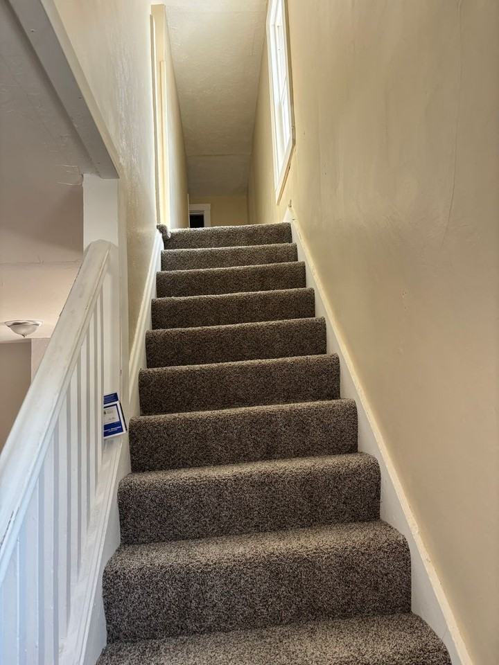 835 Carlysle St - Photo 5 of 9