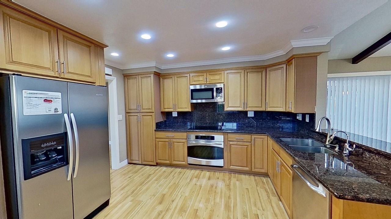 5517 Thelma Ave - Photo 7 of 28