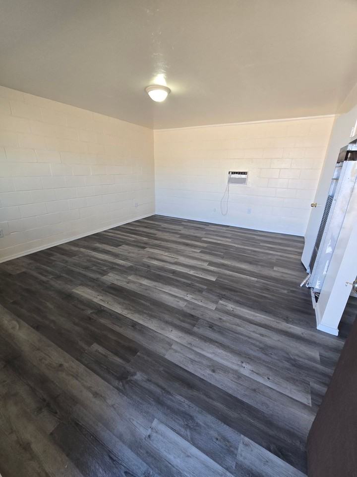 125 East 34th Street - Photo 2 of 15