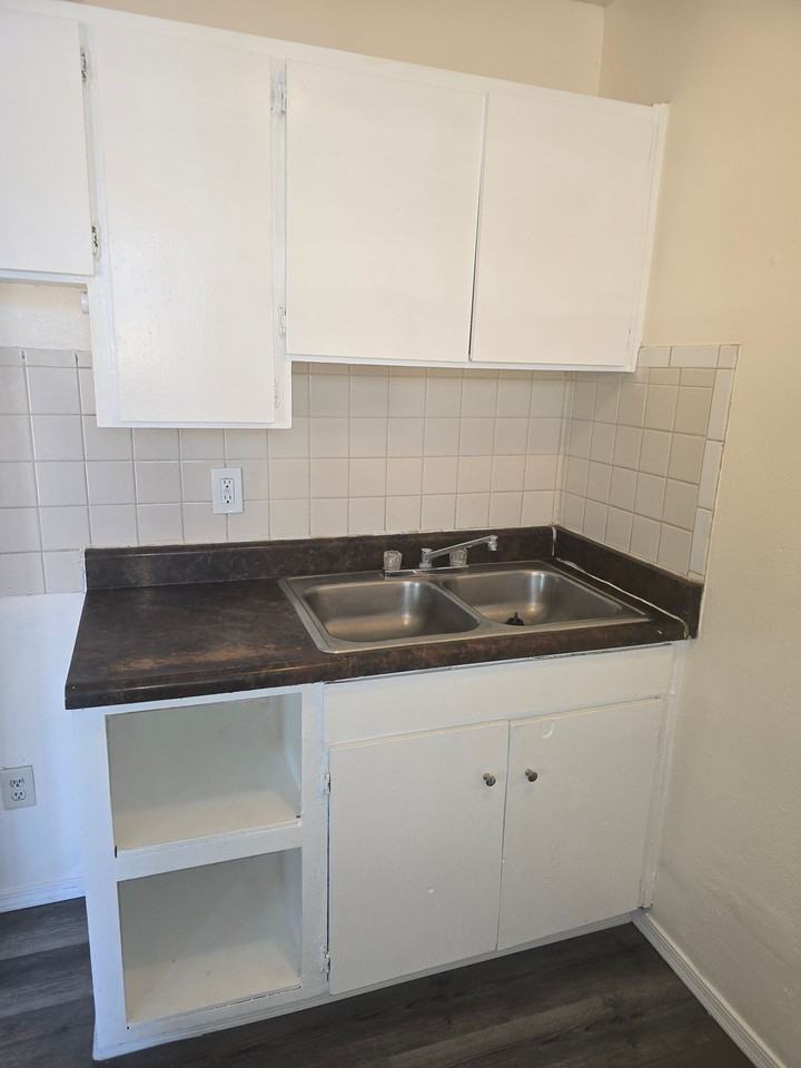 125 East 34th Street - Photo 5 of 15