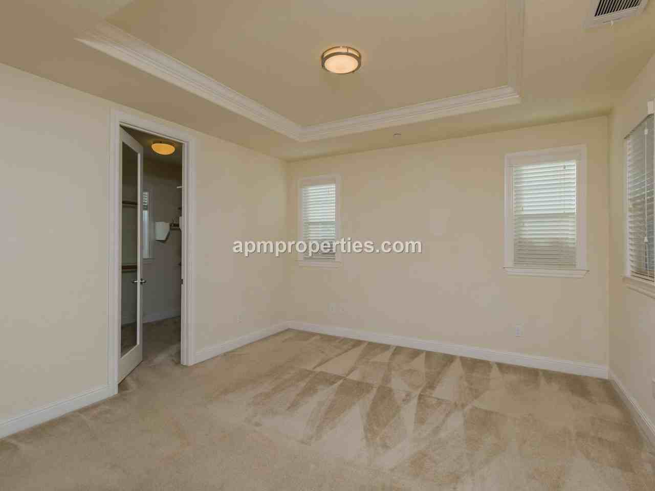 1341 Bayberry View Ln - Photo 7 of 26