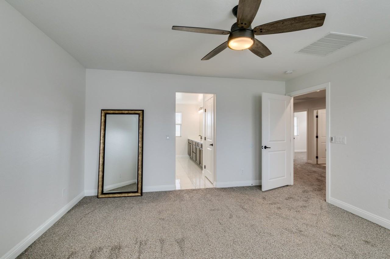 6633 Autumn Breeze St - Photo 3 of 46