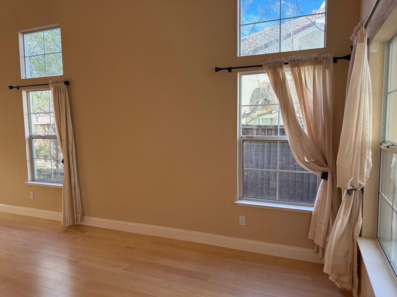 212 Montevideo Cir - Photo 7 of 44