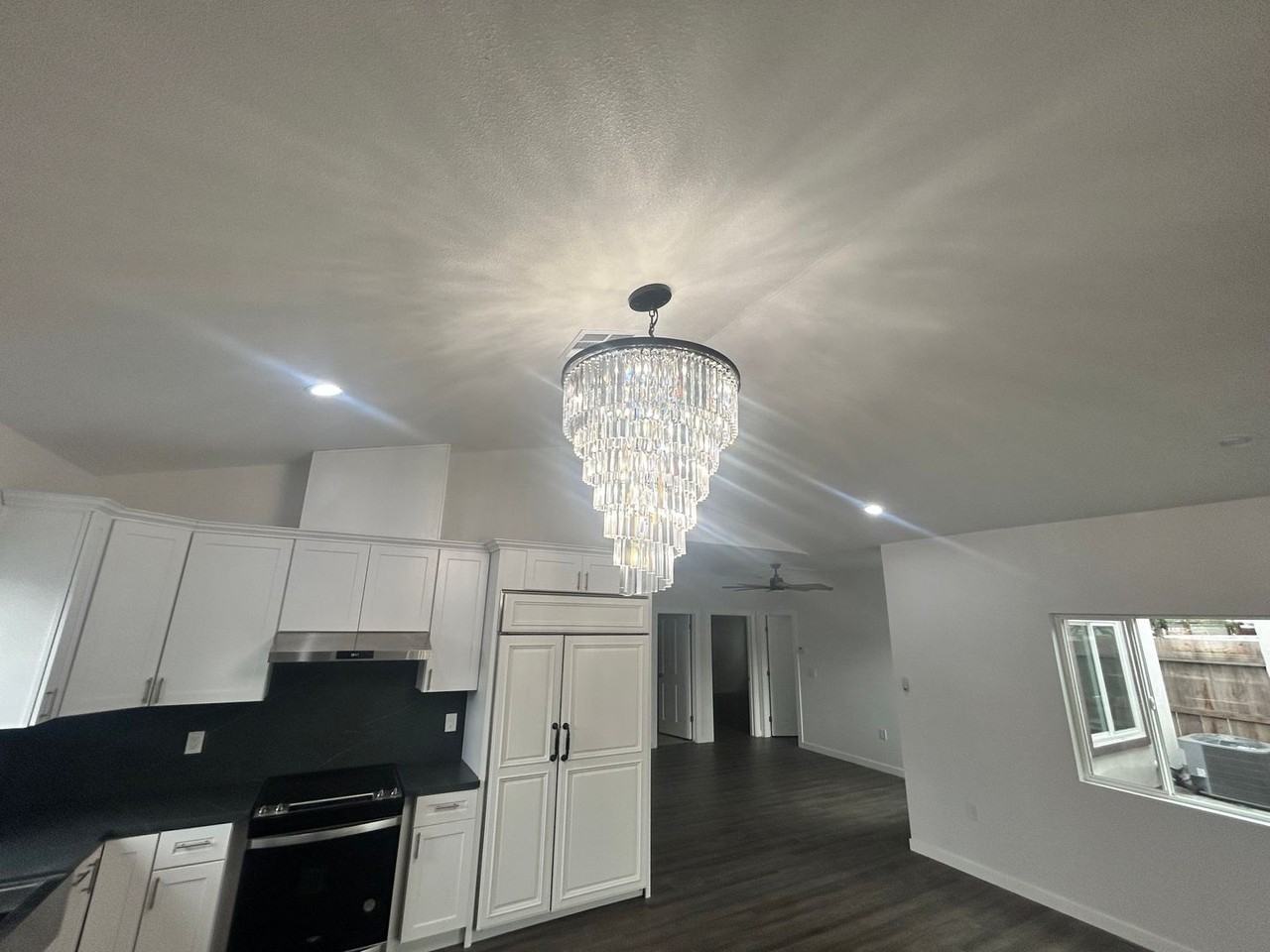 1527 W Orangeburg Ave - Photo 6 of 32