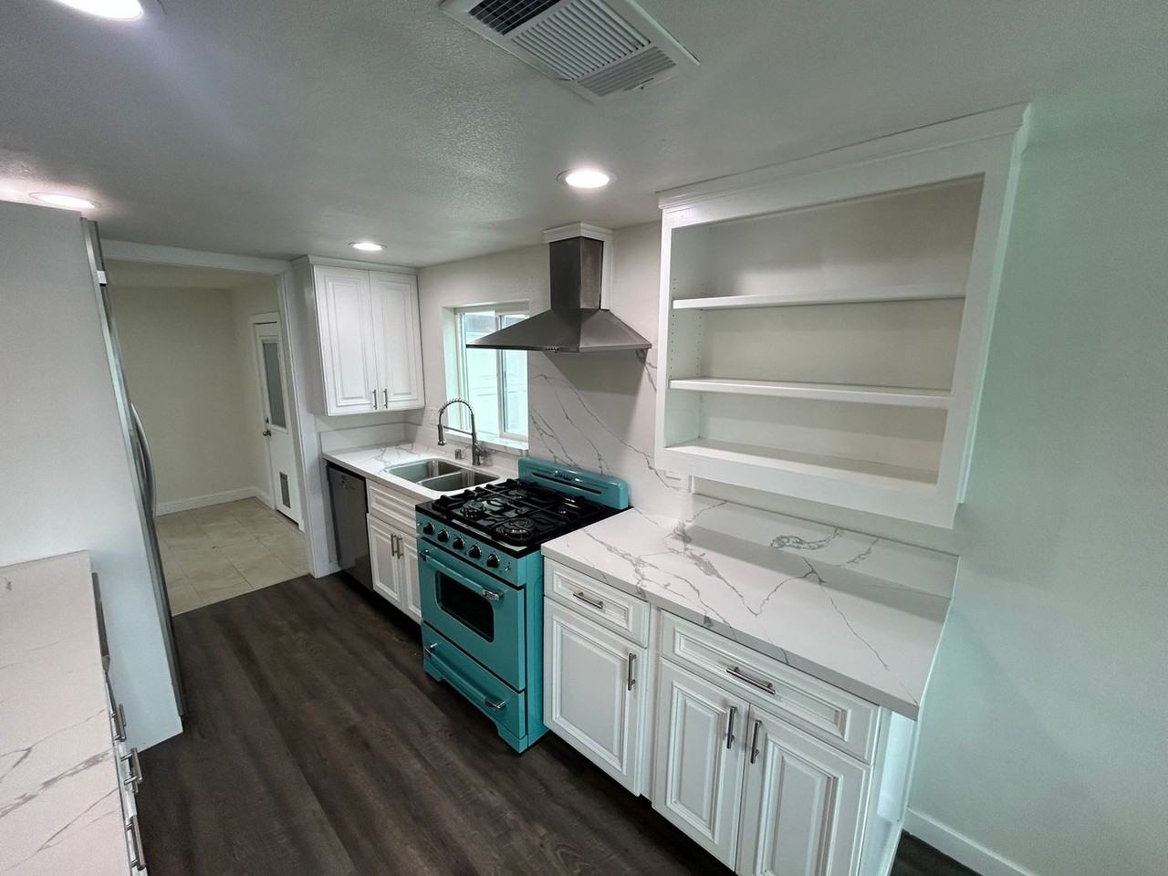 1525 W Orangeburg Ave - Photo 4 of 29