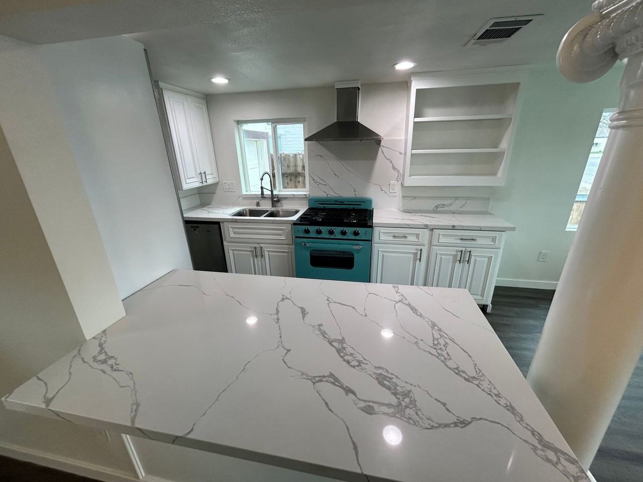 1525 W Orangeburg Ave - Photo 6 of 29