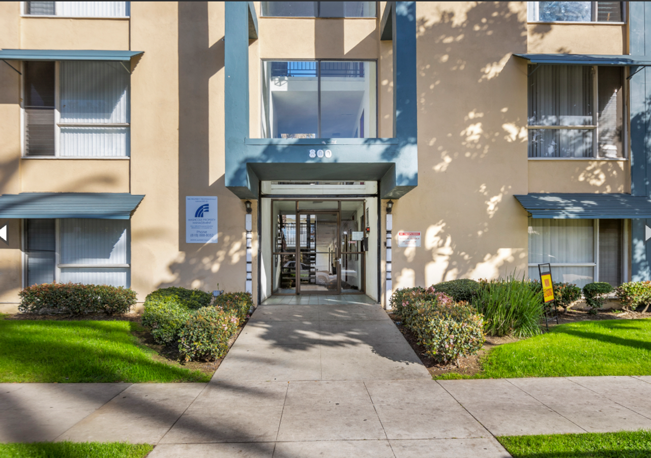 800 Linden - Photo 3 of 20