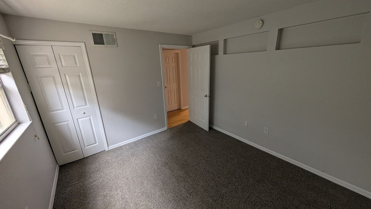 1531 Catherine St - Photo 7 of 18