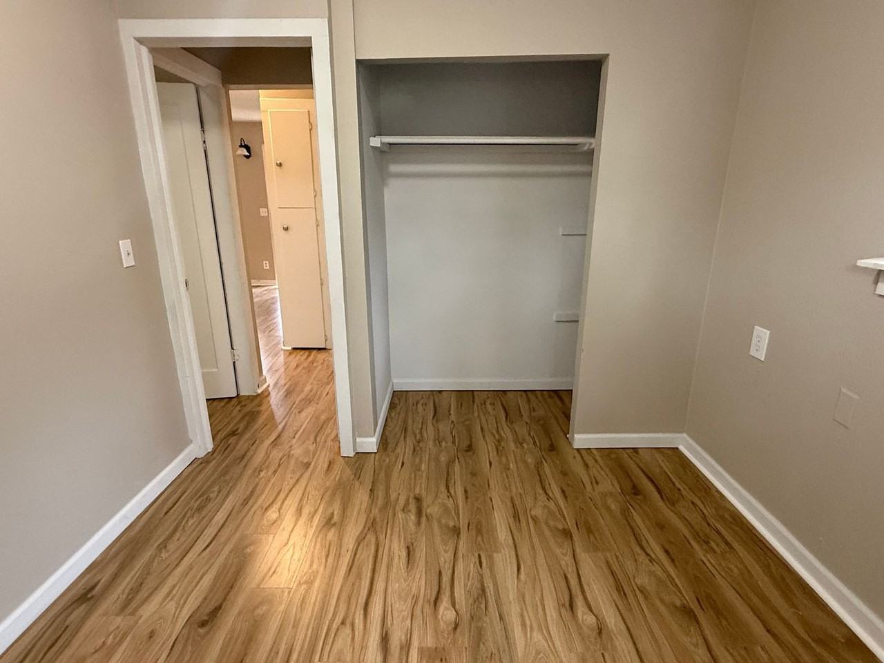 1702 Locust St - Photo 7 of 9