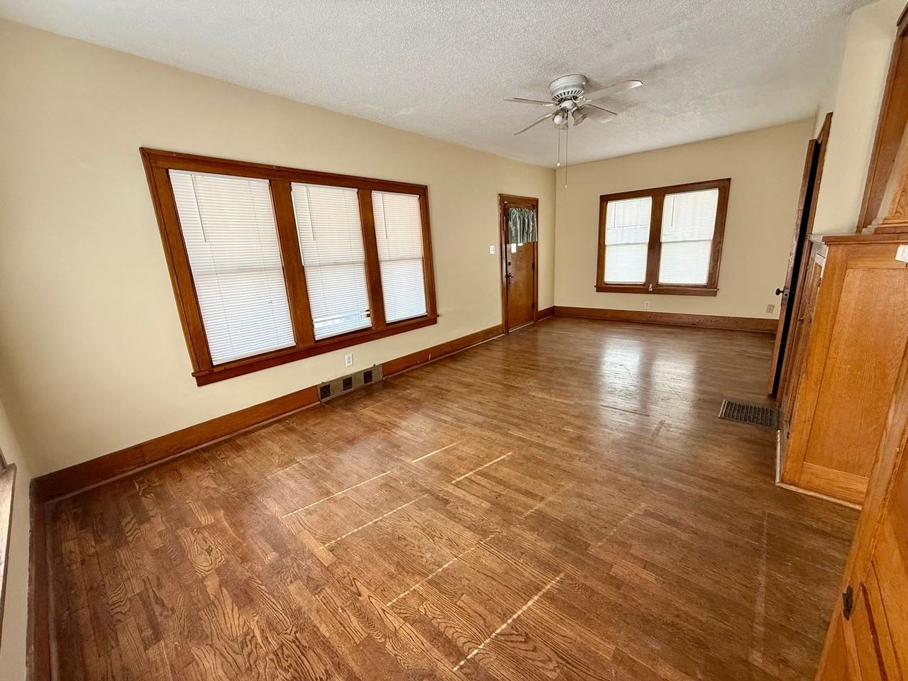 1716 Sw Lane St - Photo 4 of 17