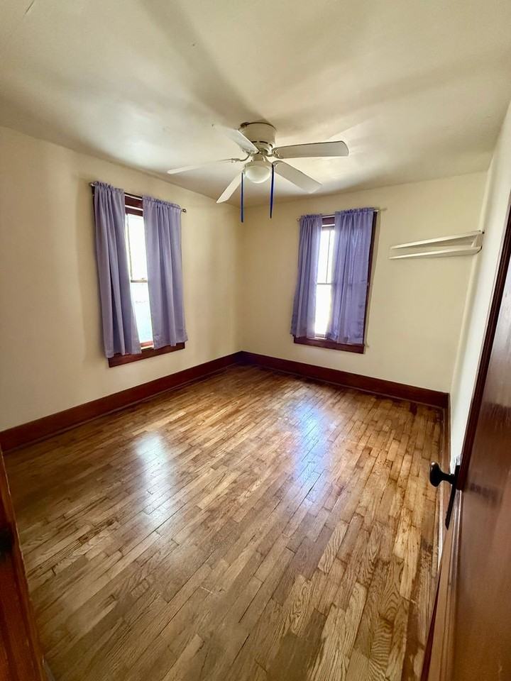 1716 Sw Lane St - Photo 7 of 17