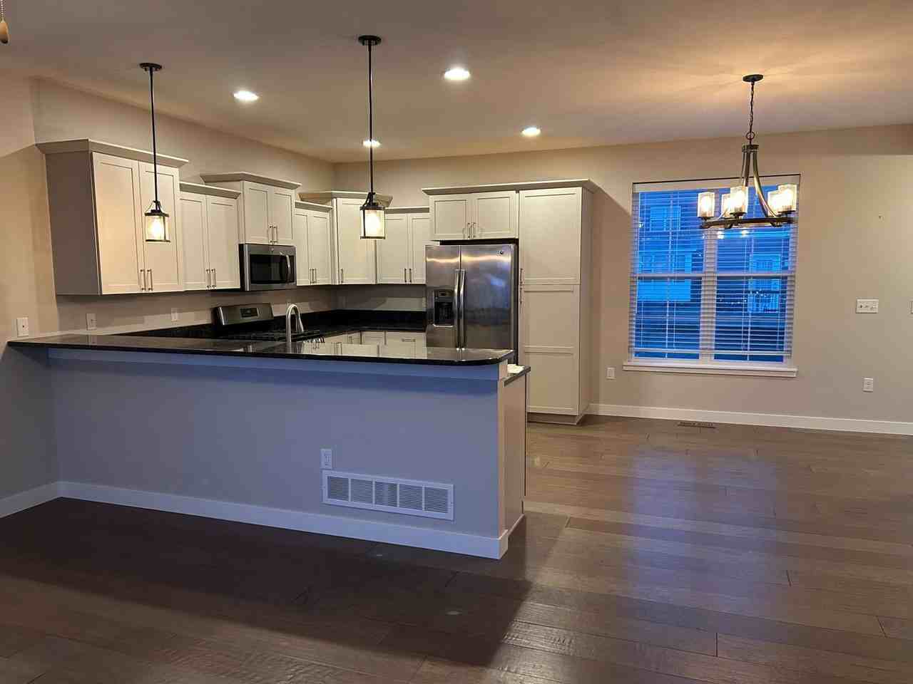 300 Clark Dr - Photo 4 of 21