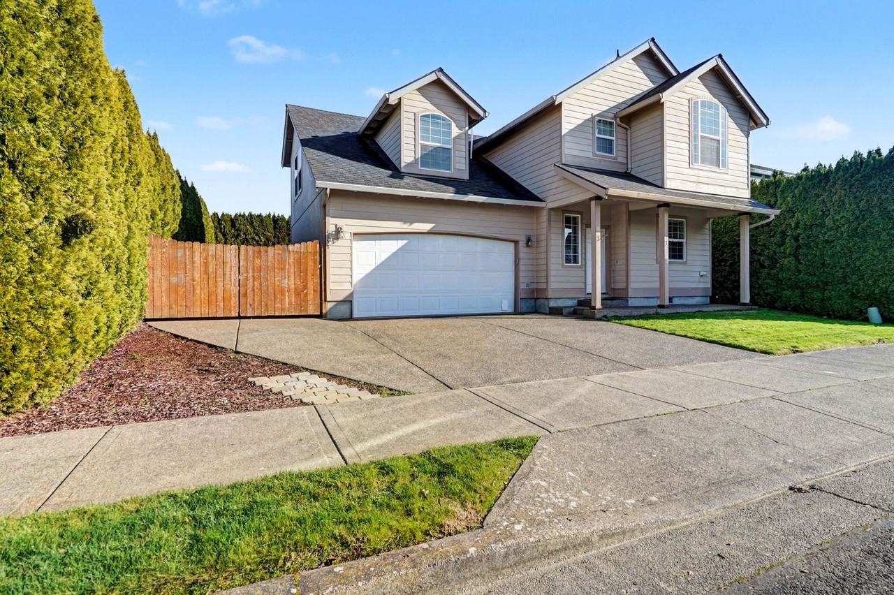 4936 Evie Jean St Ne - Photo 3 of 47