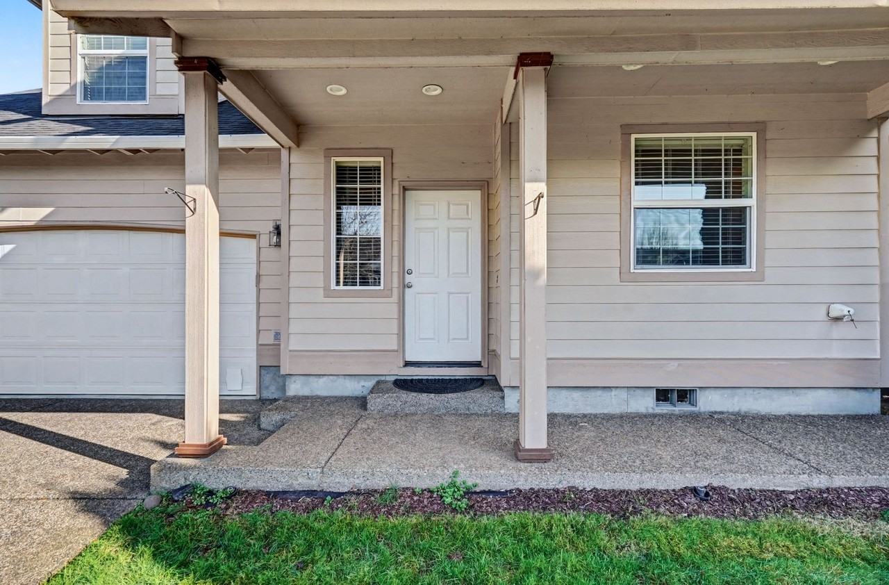 4936 Evie Jean St Ne - Photo 5 of 47