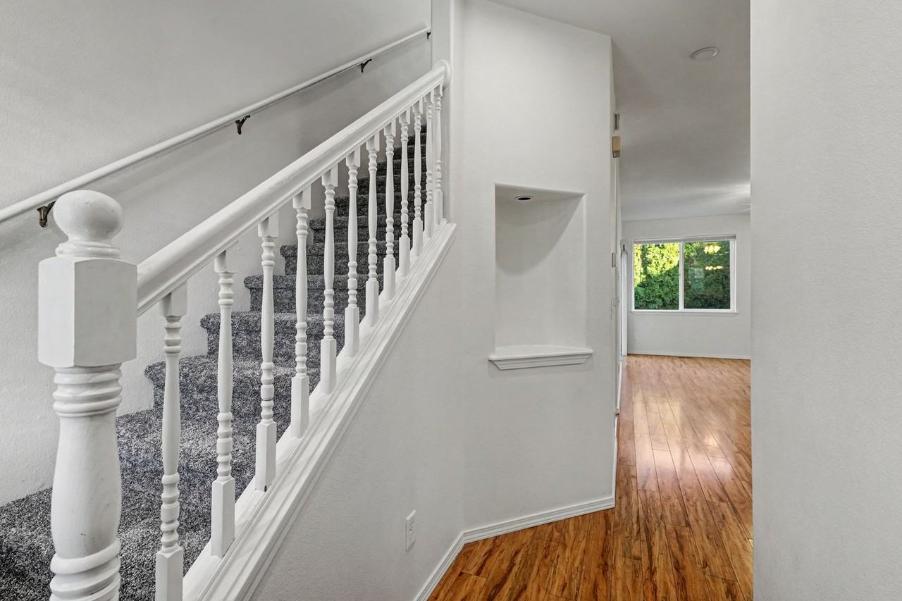 4936 Evie Jean St Ne - Photo 6 of 47