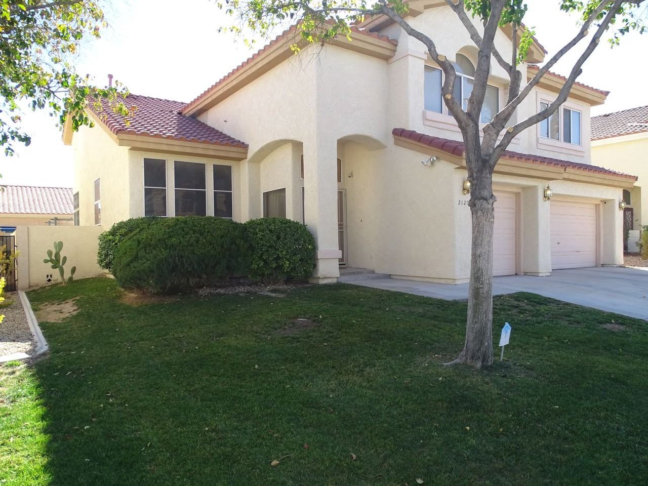 2120 Waterbury Ln - Photo 2 of 50