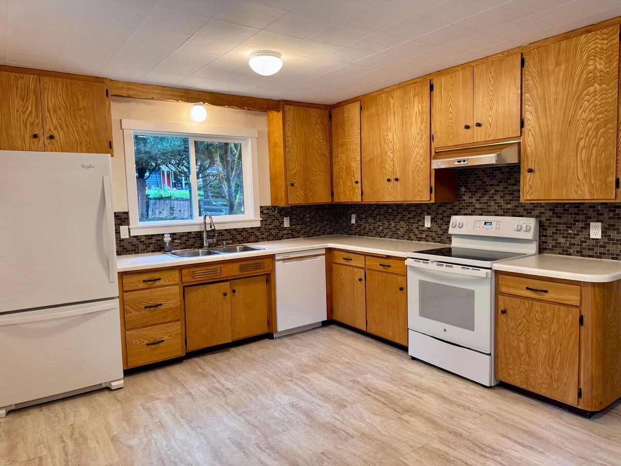 21473 Vetter Rd Ne - Photo 3 of 22