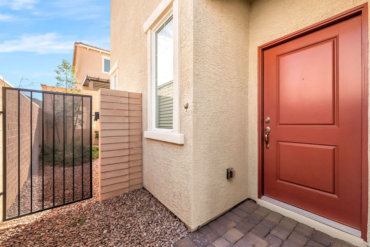 399 Mary Baer Way - Photo 3 of 21