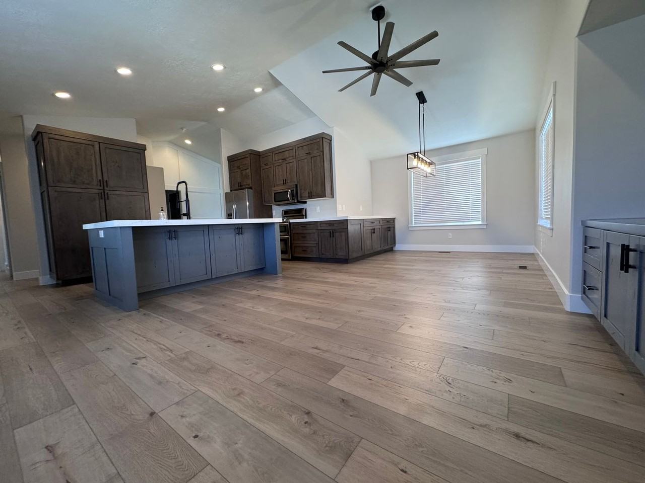 443 E Leah Day Cv - Photo 6 of 44