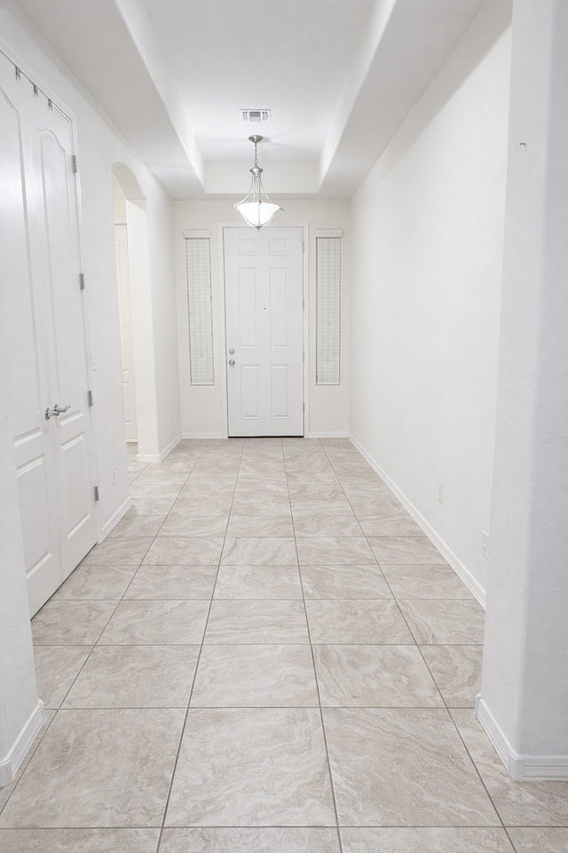 4070 S Pearl Dr - Photo 3 of 8