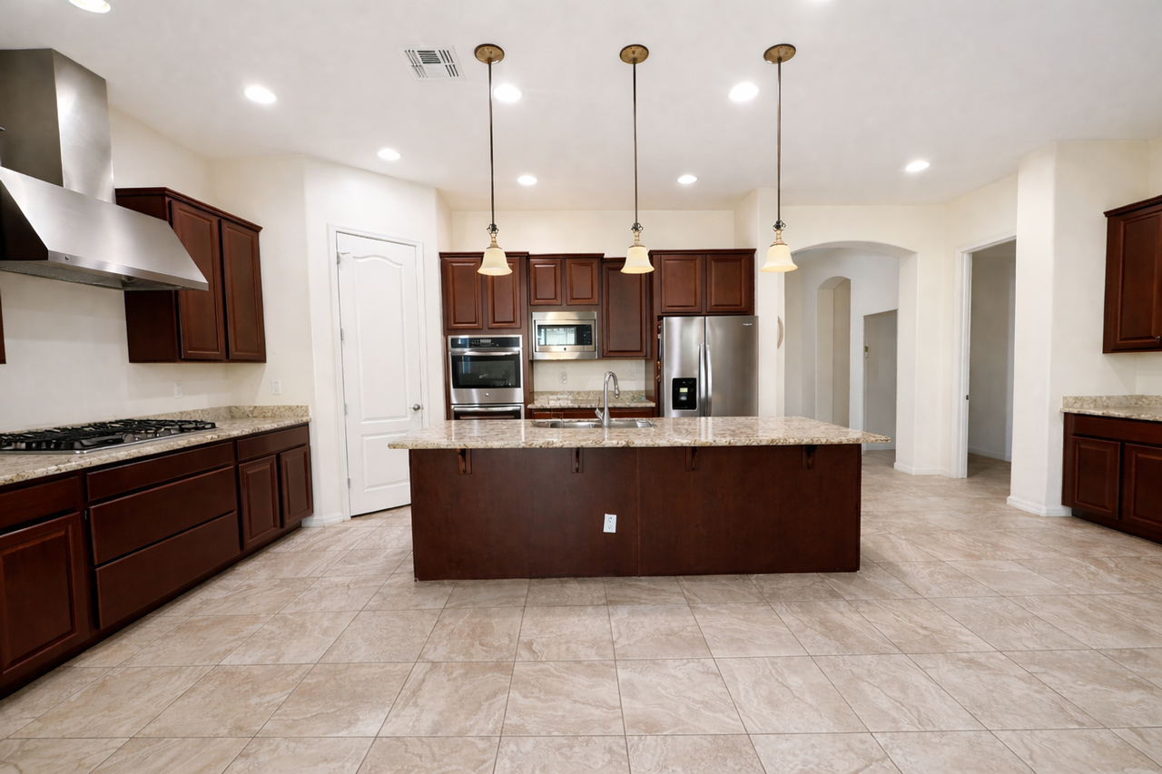 4070 S Pearl Dr - Photo 4 of 8