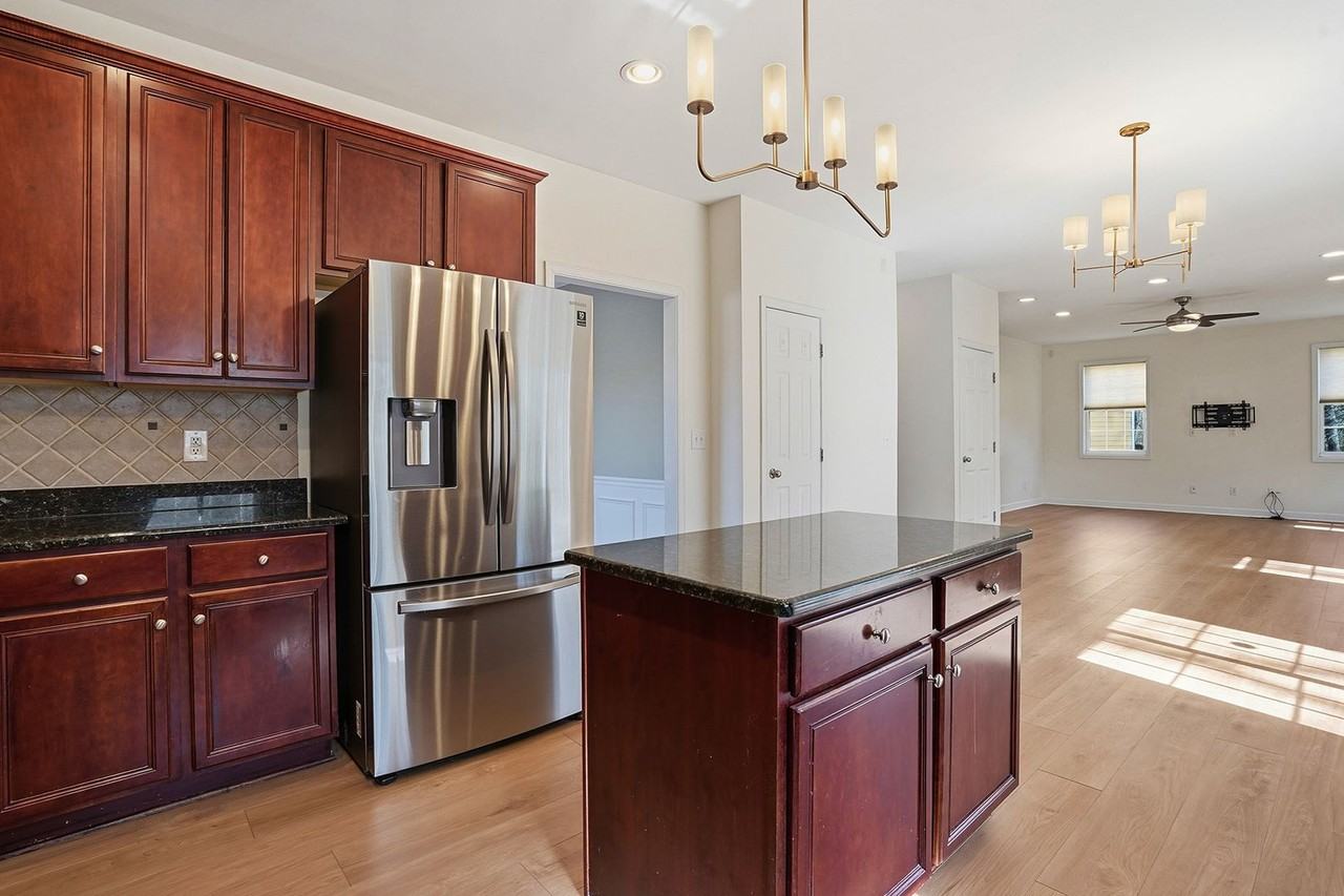 2916 Chatelaine Pl - Photo 5 of 29