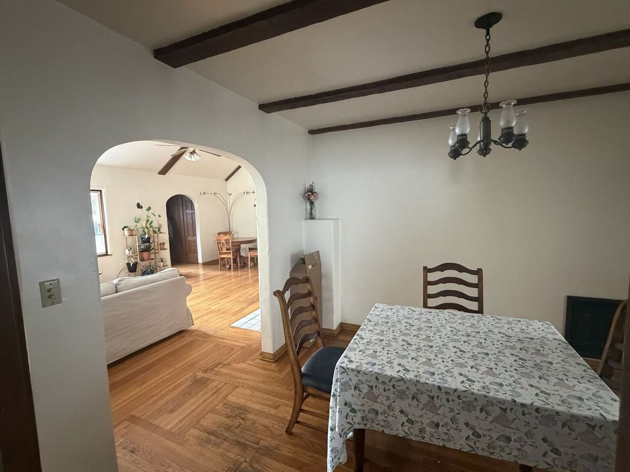 324 Mansion Ave - Photo 6 of 26