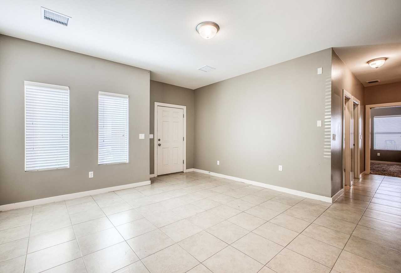 13867 Sandy Pine Way - Photo 4 of 50