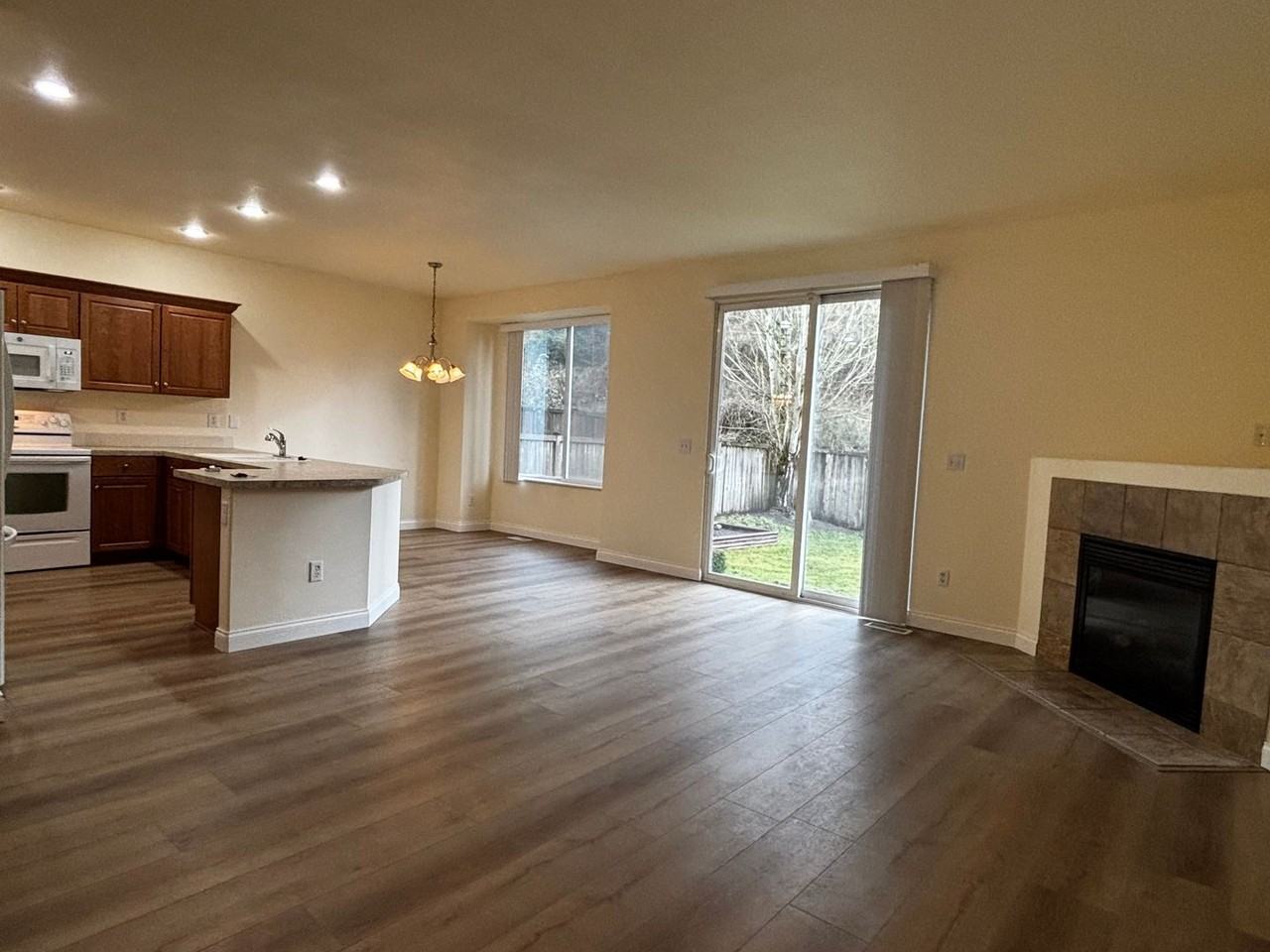 10110 184th St E - Photo 4 of 14