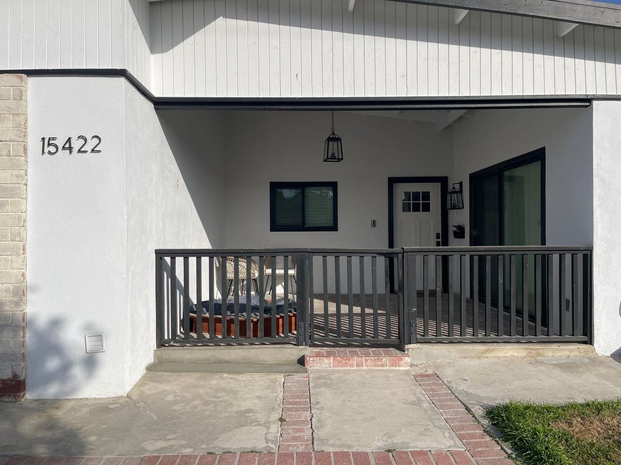 15422 Norwich Cir - Photo 2 of 30