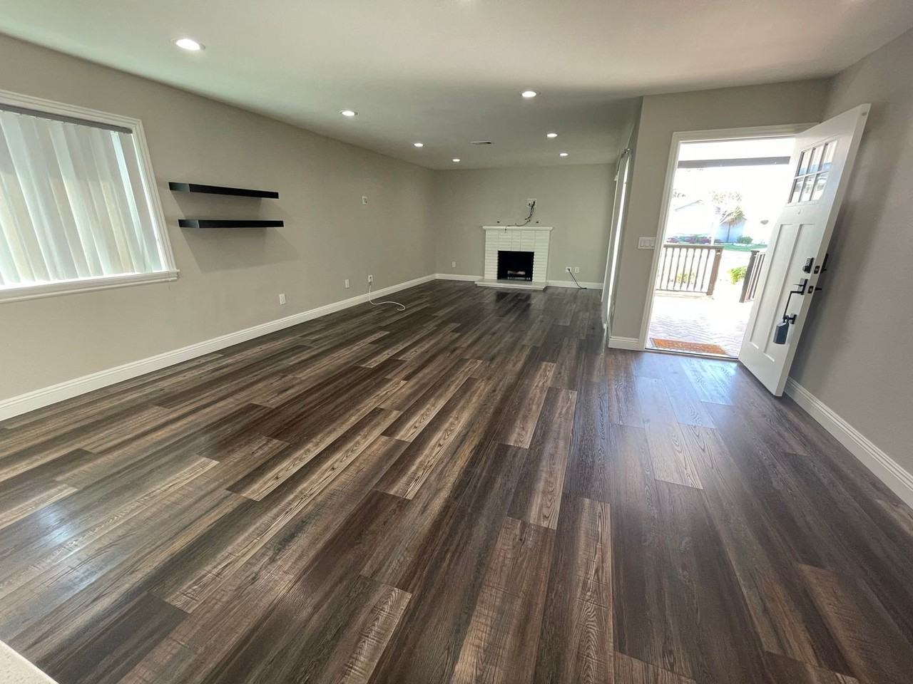 15422 Norwich Cir - Photo 4 of 30