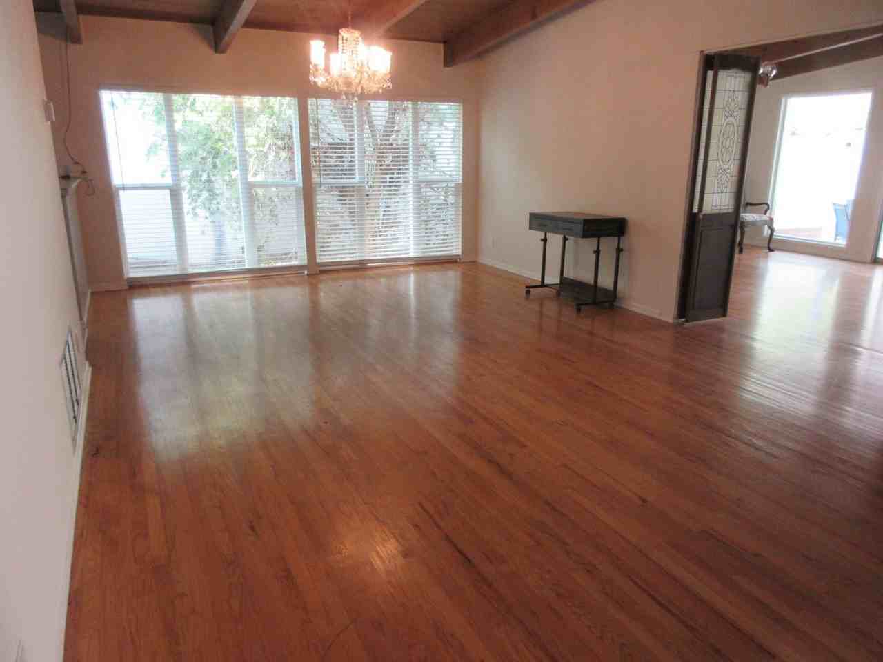 13235 Cumpston St - Photo 4 of 31