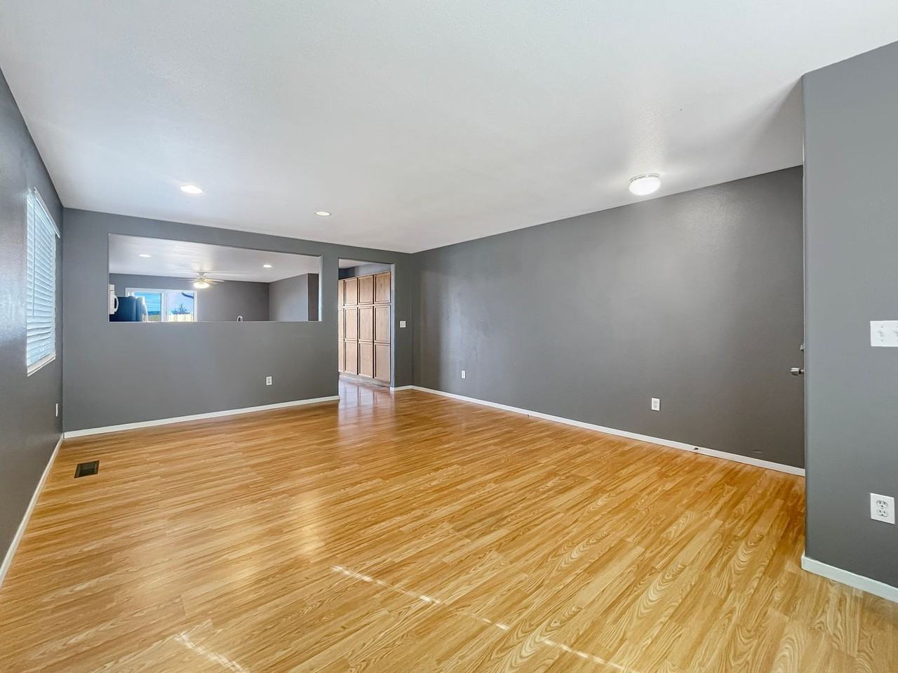 7771 Mariner Cove Dr - Photo 4 of 15