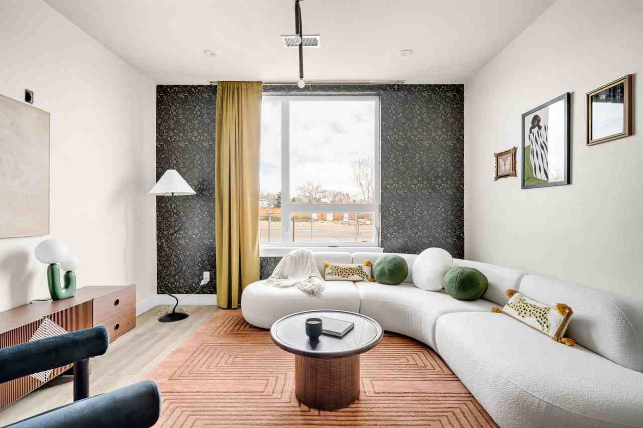 9195 Eaton St - Photo 3 of 12