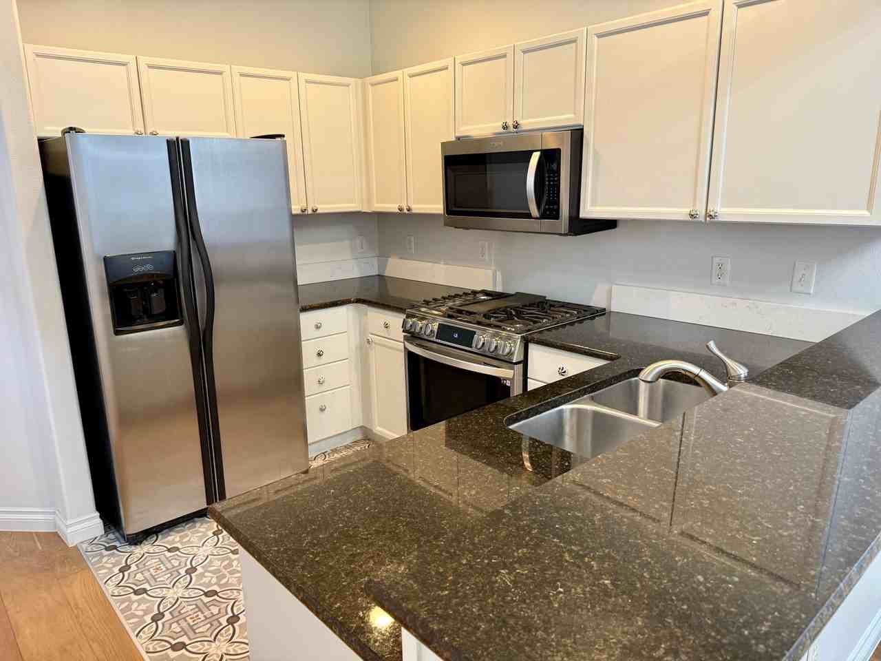 1022 Ne Killingsworth St - Photo 4 of 23