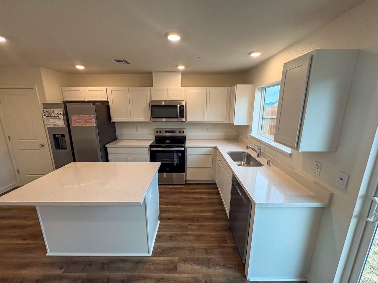 827 Congaree Ln - Photo 4 of 16