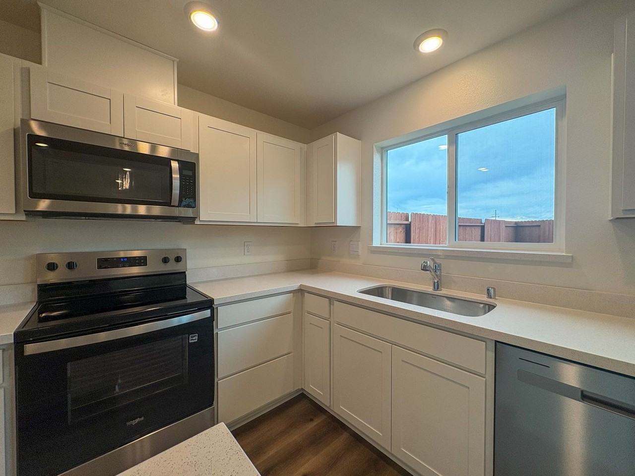 827 Congaree Ln - Photo 5 of 16