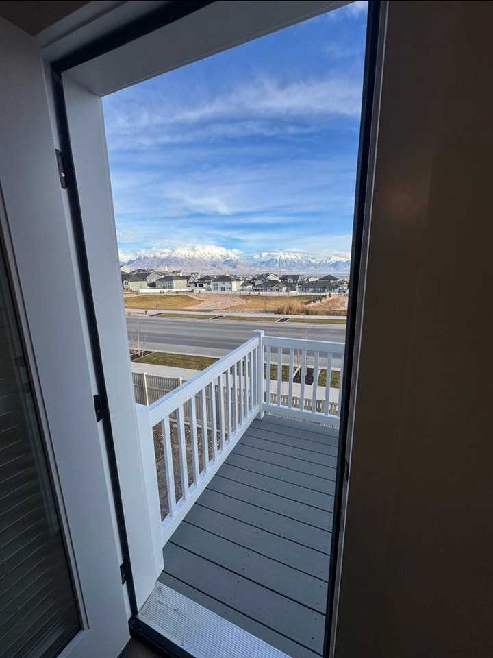 866 N Pugh Ln - Photo 7 of 40