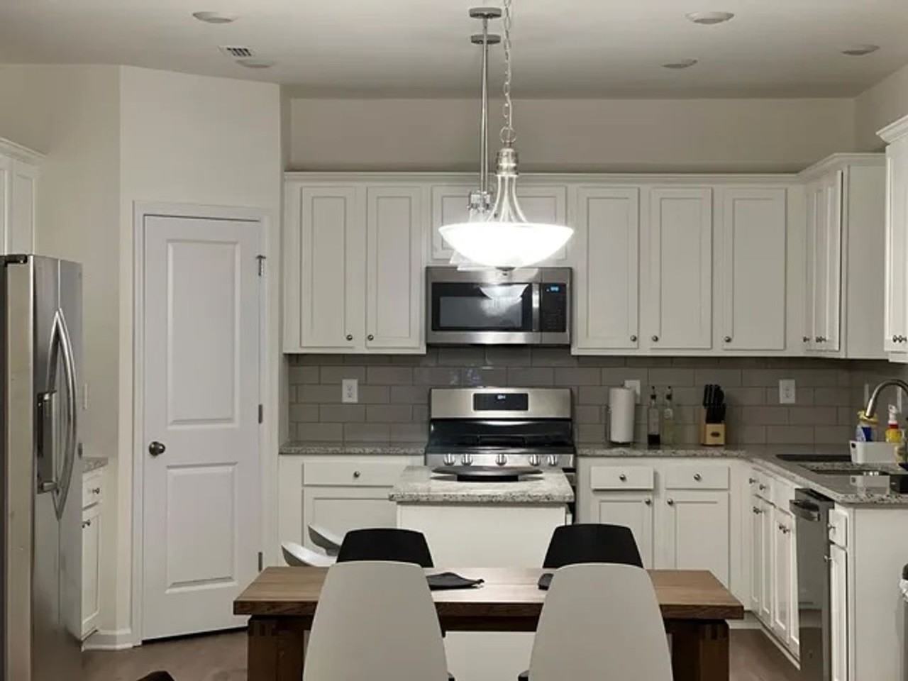 7104 Wheyfield Dr - Photo 5 of 8