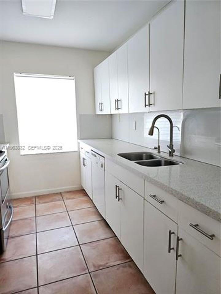 4907 4907 SW 137th Ct th 4907 - Photo 3 of 11