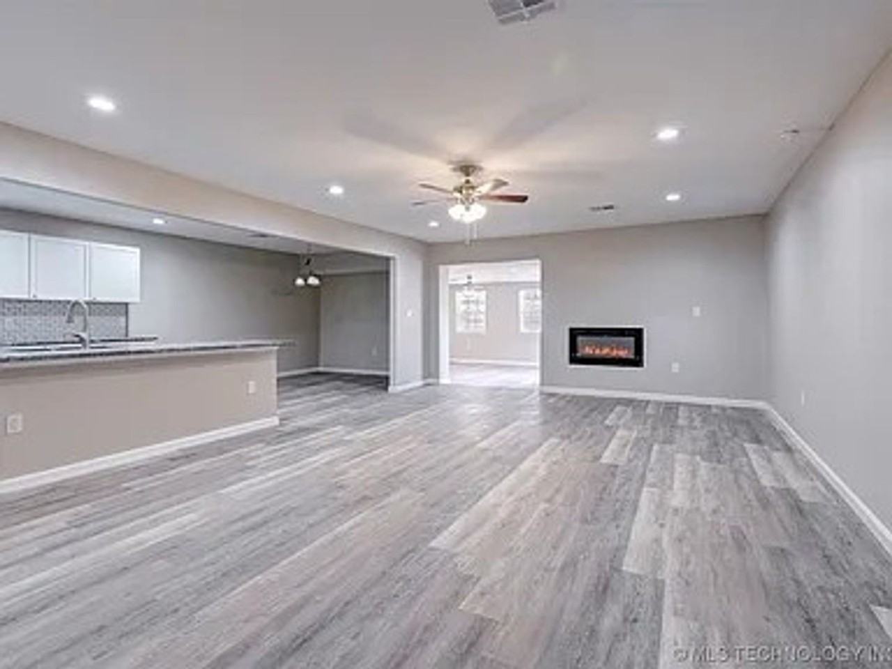 2612 W Houston Pl - Photo 2 of 19