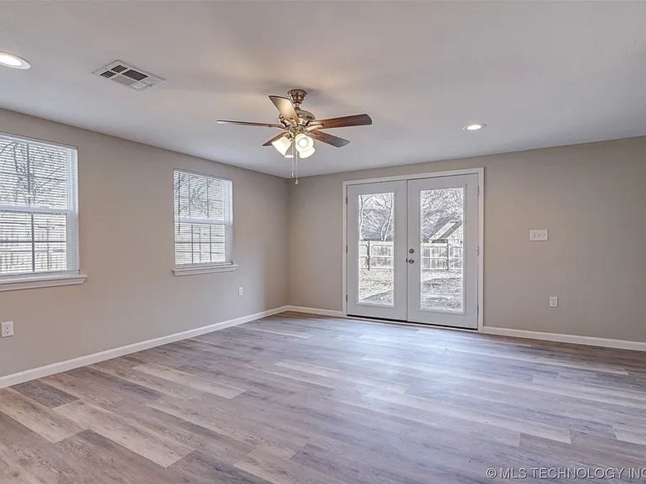 2612 W Houston Pl - Photo 5 of 19