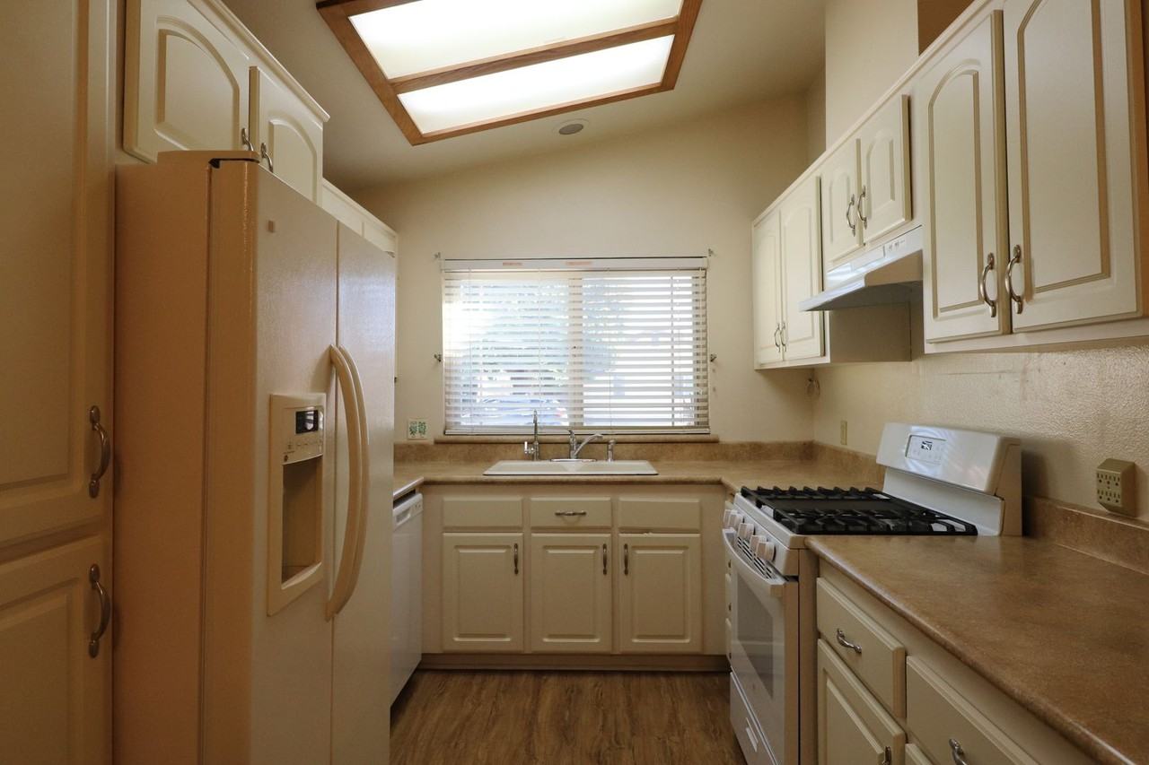 2223 Almond Ln - Photo 4 of 15