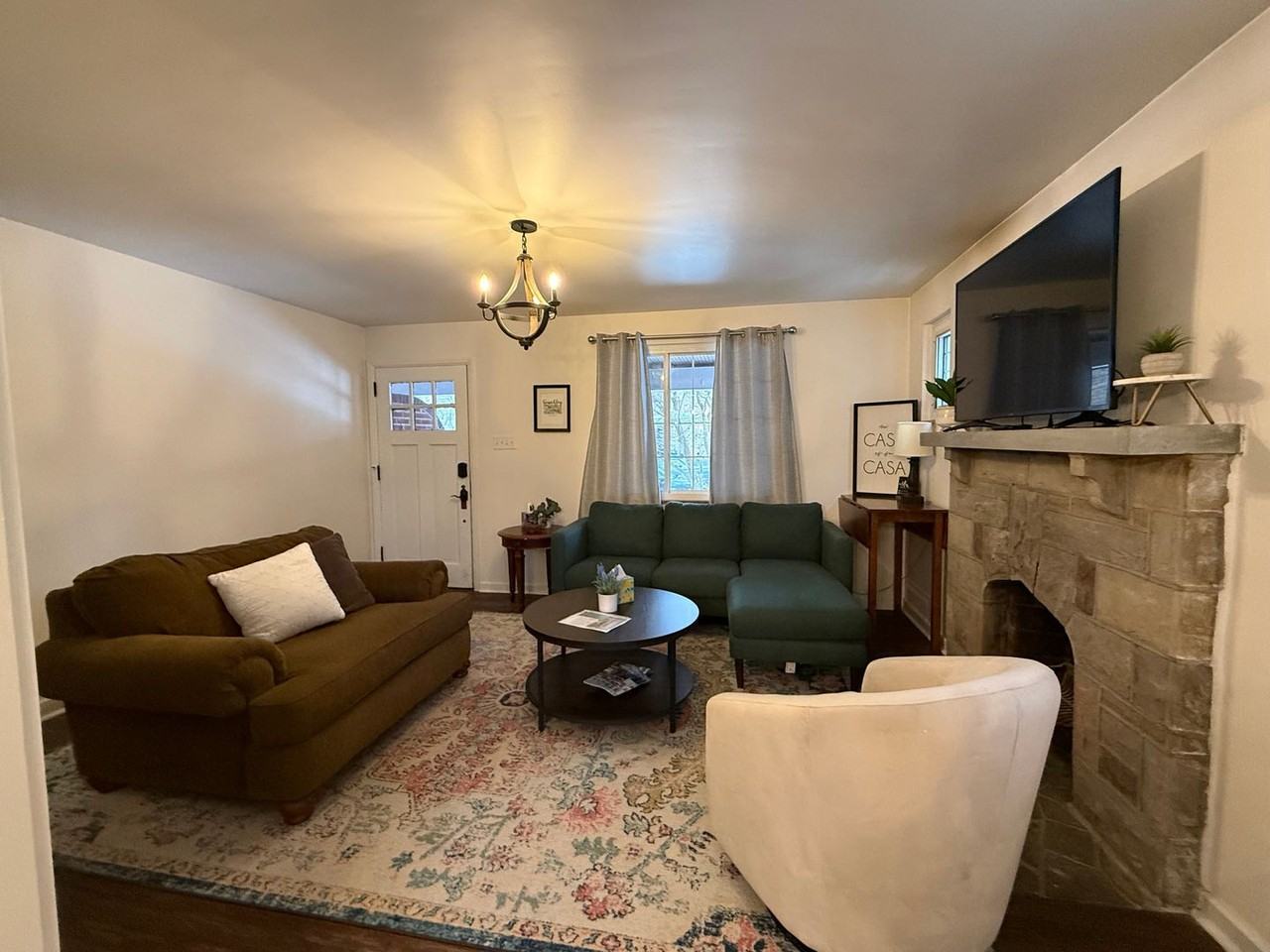 327 Chestnut St - Photo 2 of 15