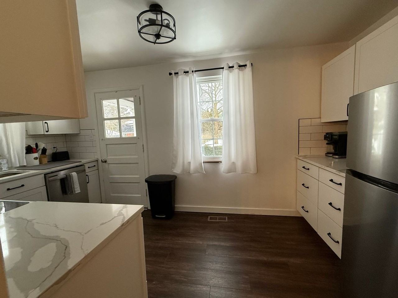 327 Chestnut St - Photo 5 of 15