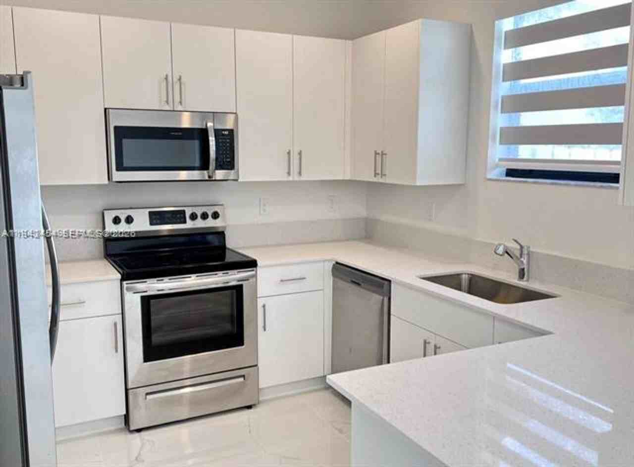 15903 15903 SW 2nd Pl th 15903 - Photo 4 of 23