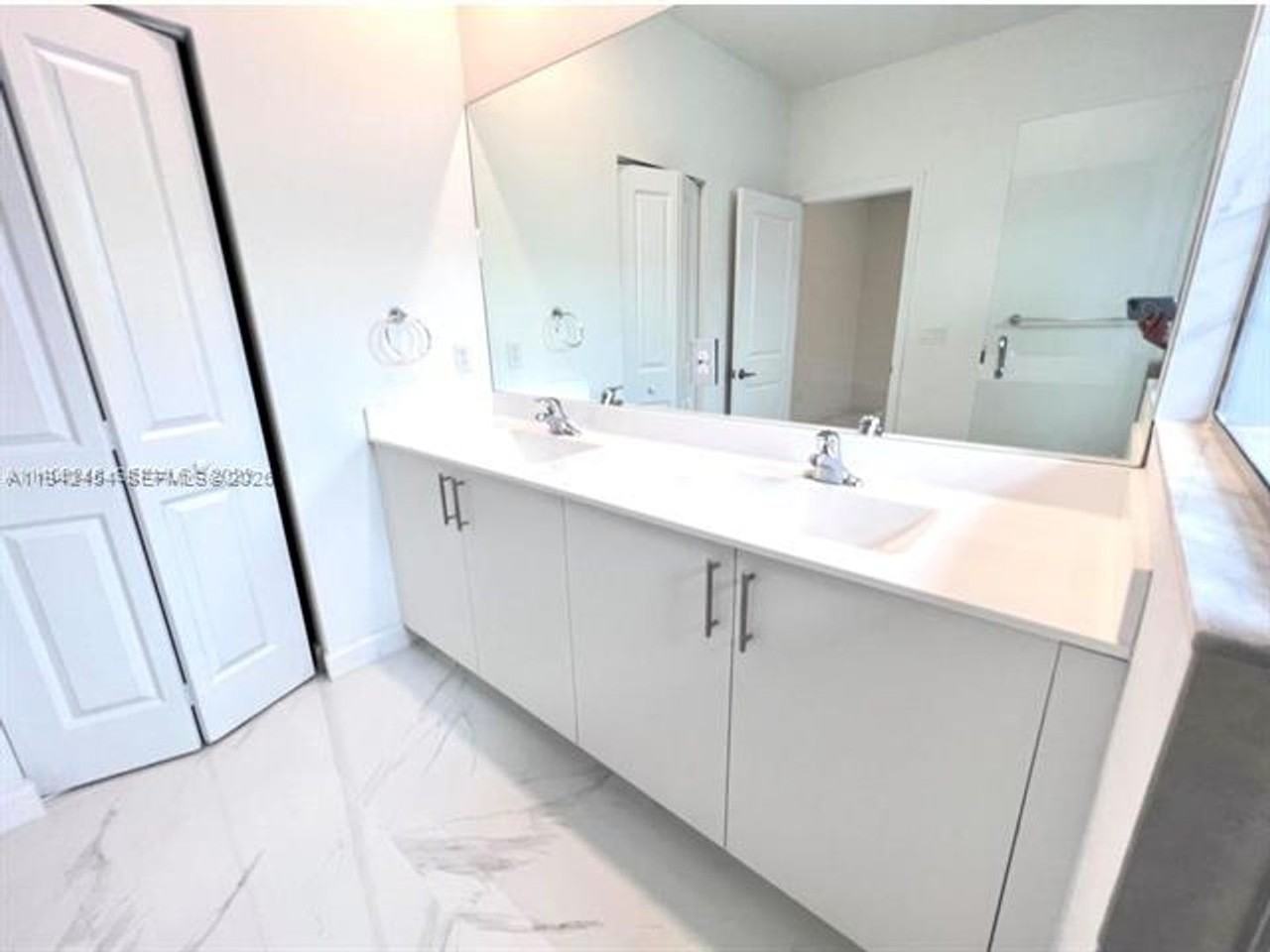 15903 15903 SW 2nd Pl th 15903 - Photo 5 of 23